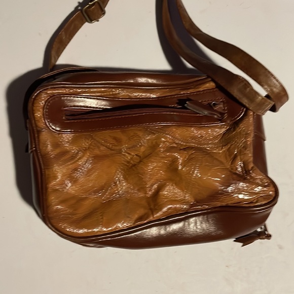 Vintage ALiz brown two tone crossbody purse 4 zipper pockets on the outside - Picture 5 of 10